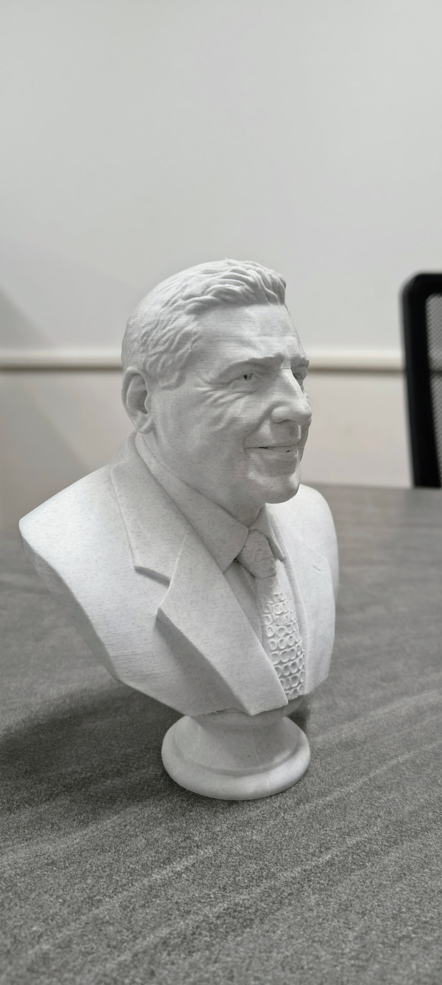 Busto tradicional de bancada produzido em impressão 3D